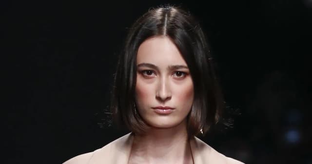 Jaka modna fryzura? Poznaj najpiękniejsze trendy na sezon! Jaka modna fryzura? Poznaj najpiękniejsze trendy na sezon!